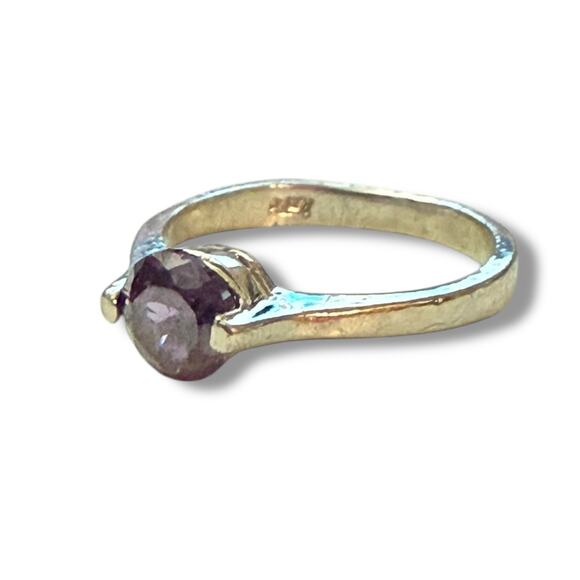 Faux Amethyst Solitaire Purple Silver Ring Size 6 NEW - Picture 5 of 6